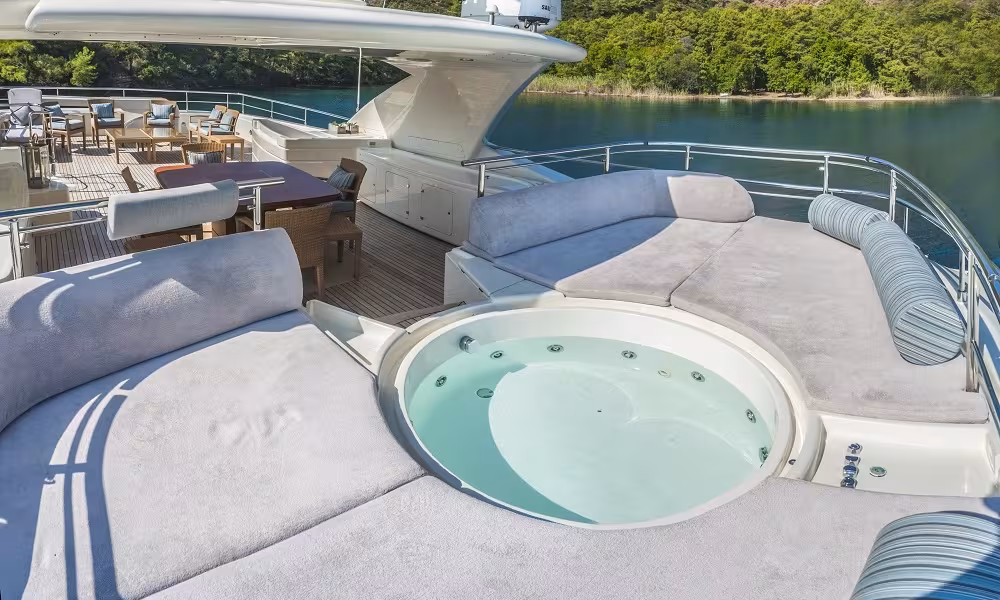 Bodrum Superyacht 12 Guests 2 Cabins &mdash; 6