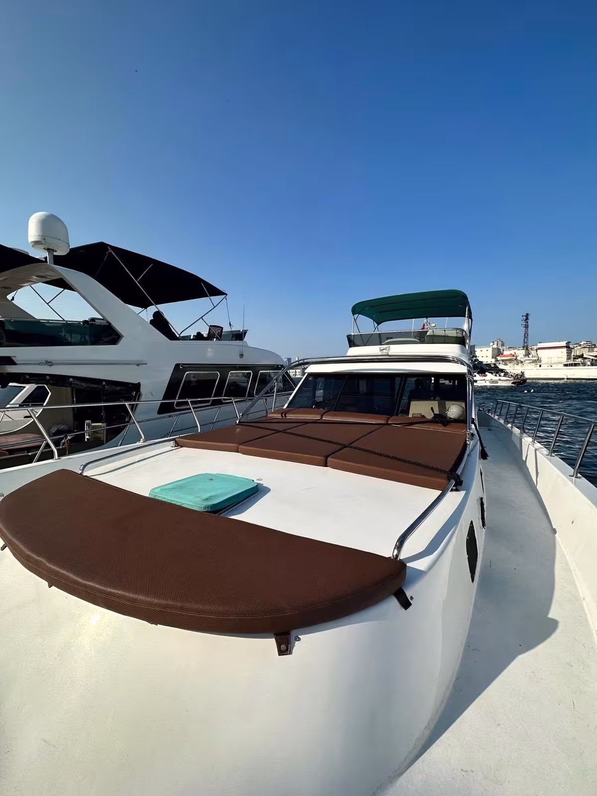 Istanbul 17m Motor Yacht 10 Guests &mdash; 2