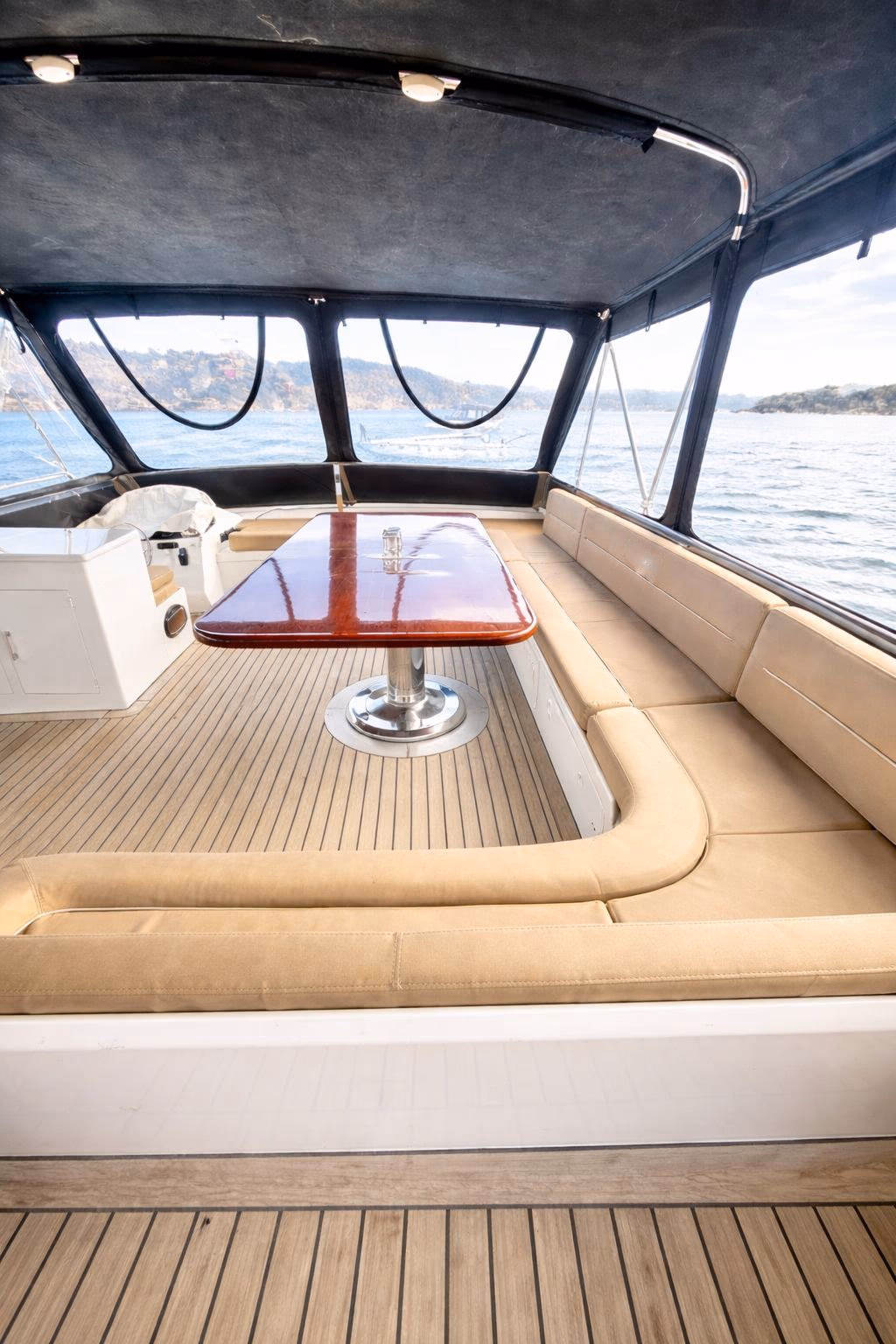Private 24m Motor Yacht in Bebek, Istanbul photo 5