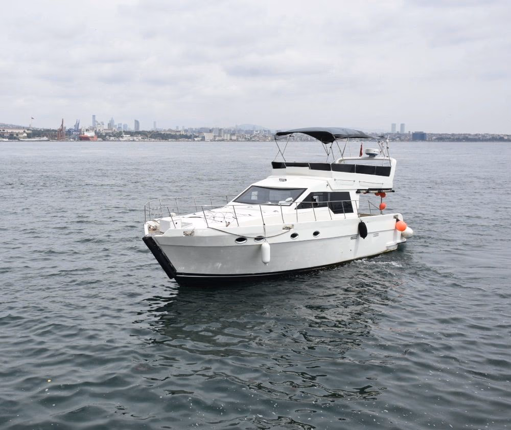 Private 15m Motor Yacht in Eminonu, Istanbul yacht rental in Istanbul