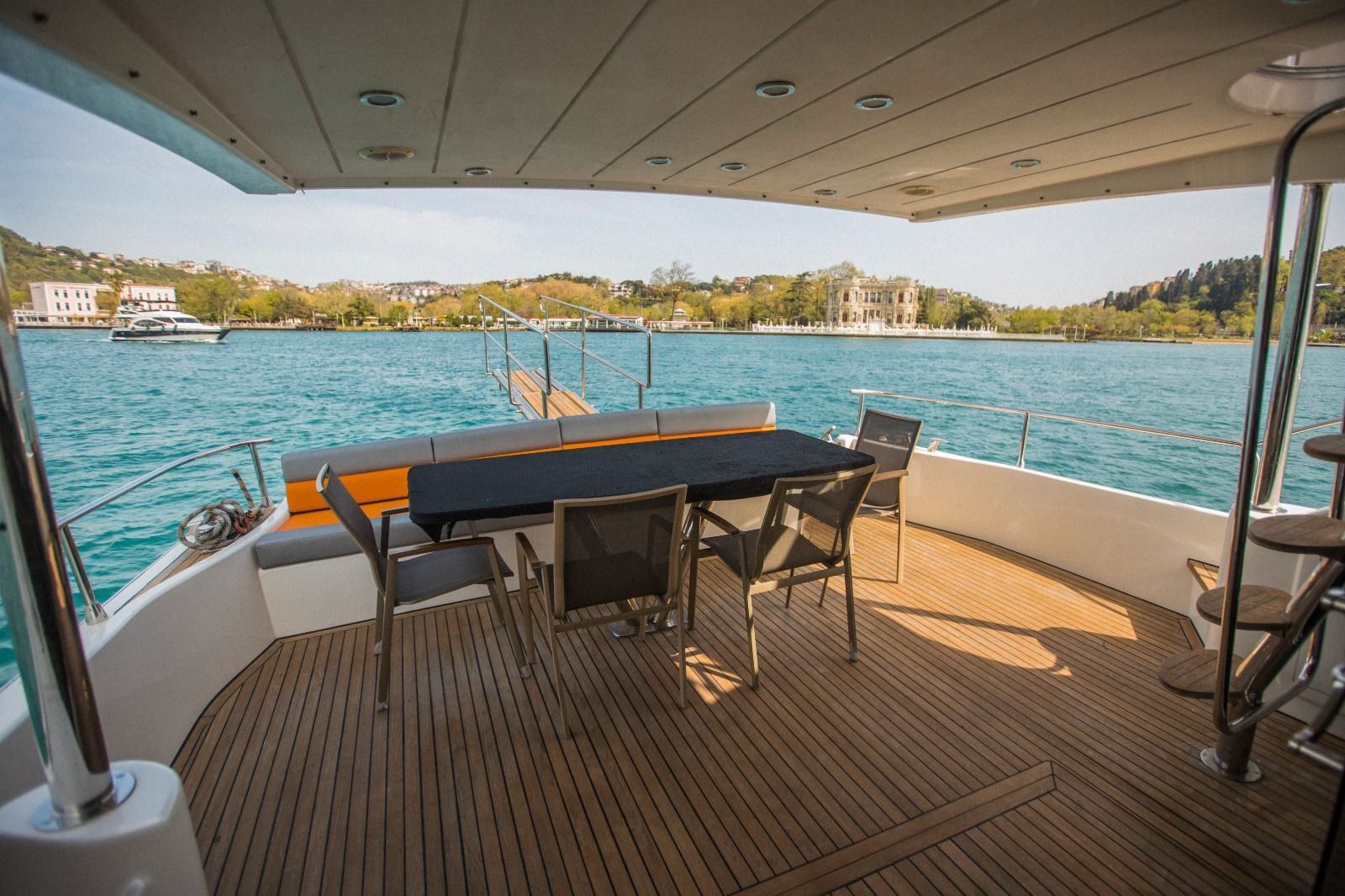 Azimut 22m Motor Yacht &mdash; 5