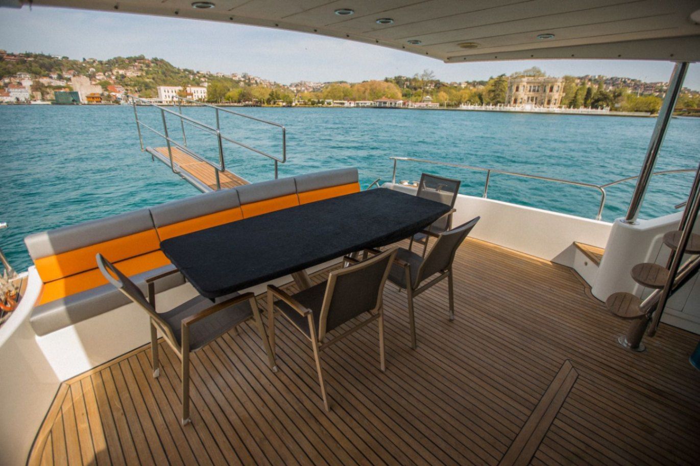 Azimut 22m Motor Yacht &mdash; 6