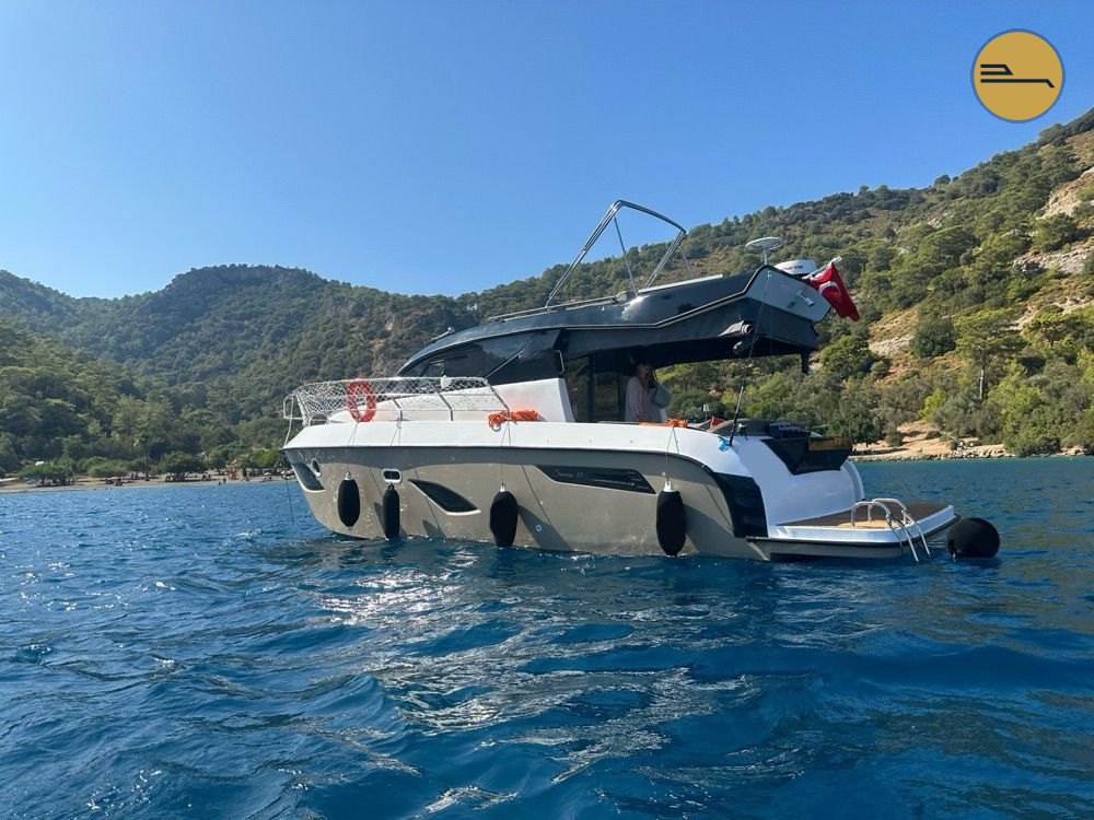 Custom 11m Motor Yacht &mdash; 3