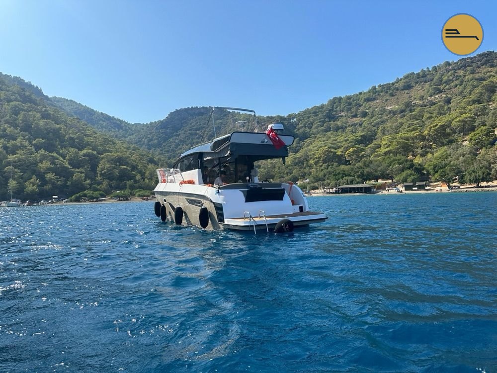 Custom 11m Motor Yacht &mdash; 4
