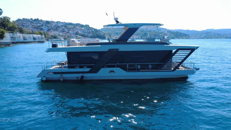 Yate a motor privado de 18m en Istanbul &mdash; 2
