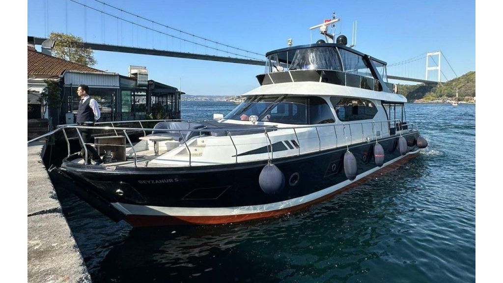 Yate a motor privado de 19m en Istanbul &mdash; 5